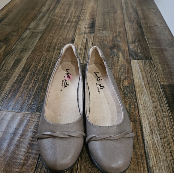 Life Stride Impact Women's Taupe Slip-On Flats. Size‎ 9 - Picture 7 of 11